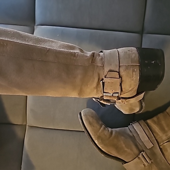 Brand: Christian DiorMaterial: SuedeColor: Beige / Taupe - Picture 9 of 12